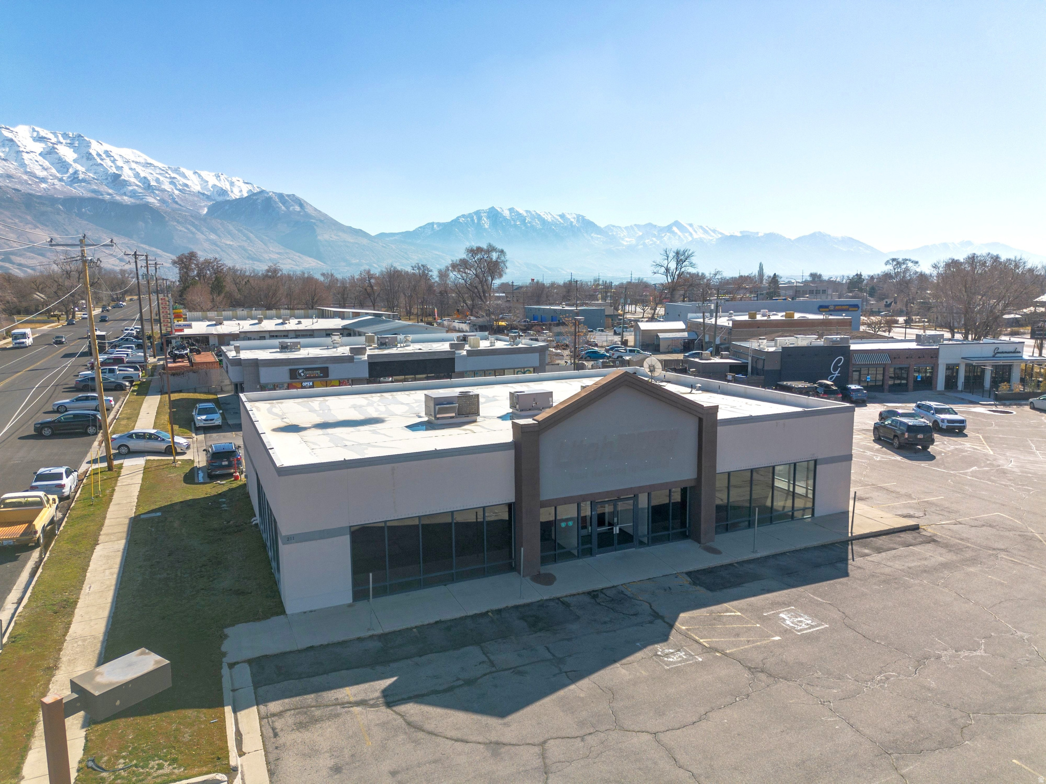 UTAH PLAZA - Commercial Sale