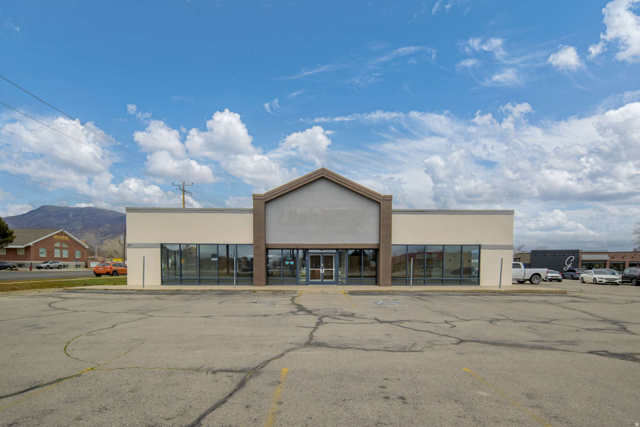 UTAH PLAZA - Commercial Sale