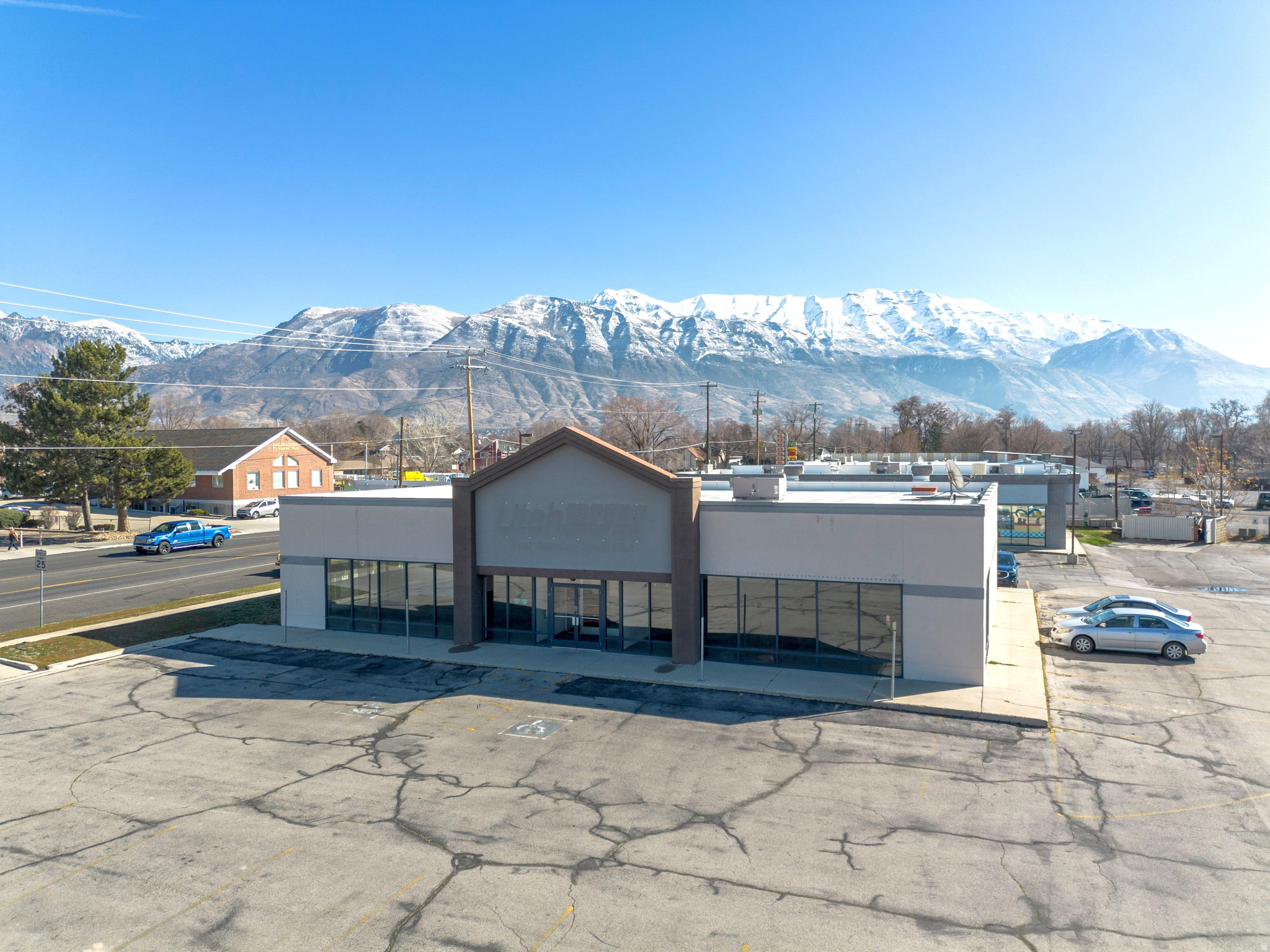 UTAH PLAZA - Commercial Sale