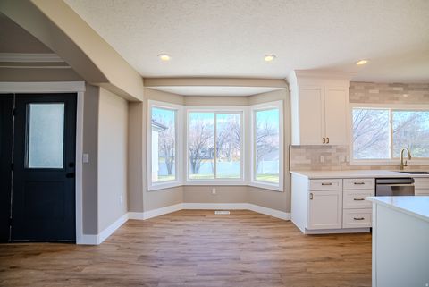 Tiny photo for 11711 STONE CREST CIR, Riverton, UT 84065 (MLS # 2125185)