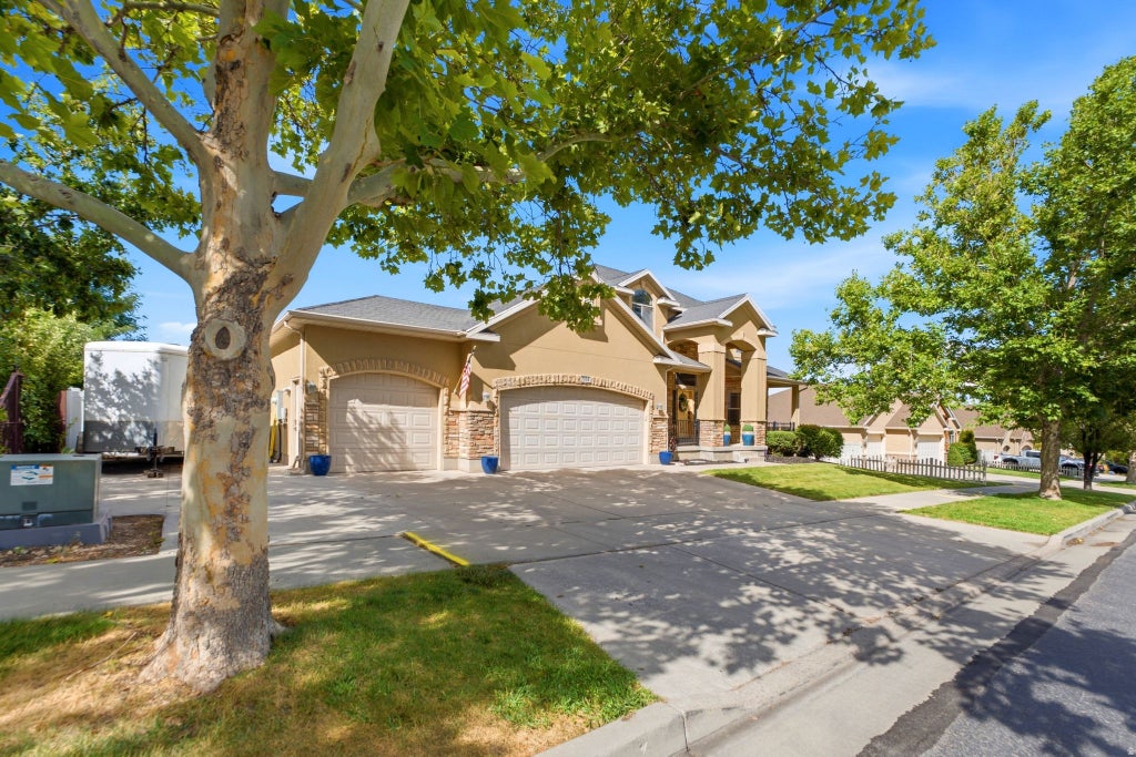 Photo of 7334 W NEW SYCAMORE DR, West Jordan, UT 84081 (MLS # 2180880)