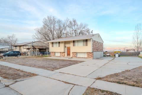 Tiny photo for 10522 S AMARYLLIS ST, Sandy, UT 84094 (MLS # 2135648)