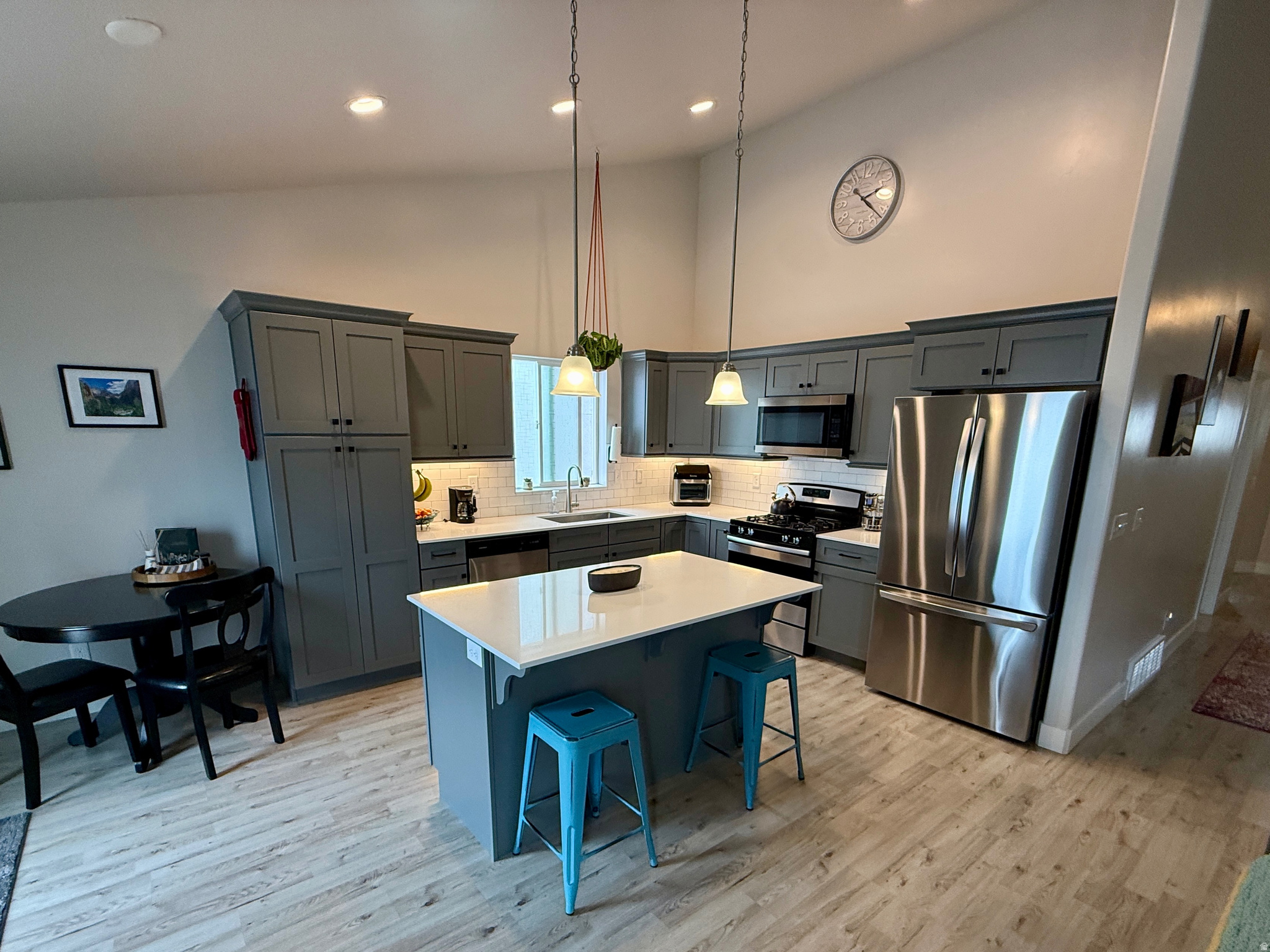 QUAILHILL - Residential