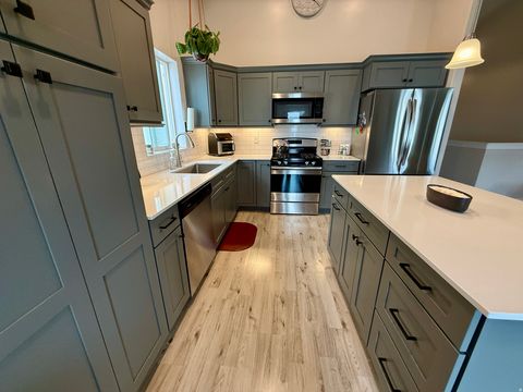 Tiny photo for 128 N FOXMOOR WAY, Saratoga Springs, UT 84045 (MLS # 2147323)