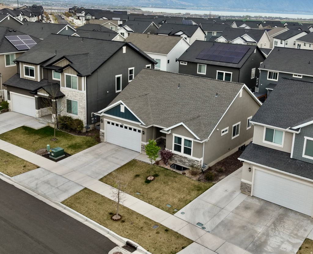 Photo of 128 N FOXMOOR WAY, Saratoga Springs, UT 84045 (MLS # 2147323)