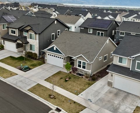 Photo of 128 N FOXMOOR WAY, Saratoga Springs, UT 84045 (MLS # 2147323)