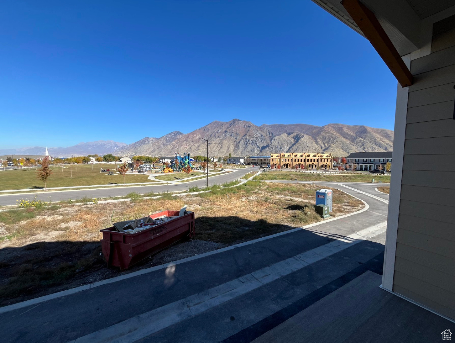 HUNTINGTON RANCH - Residential Income