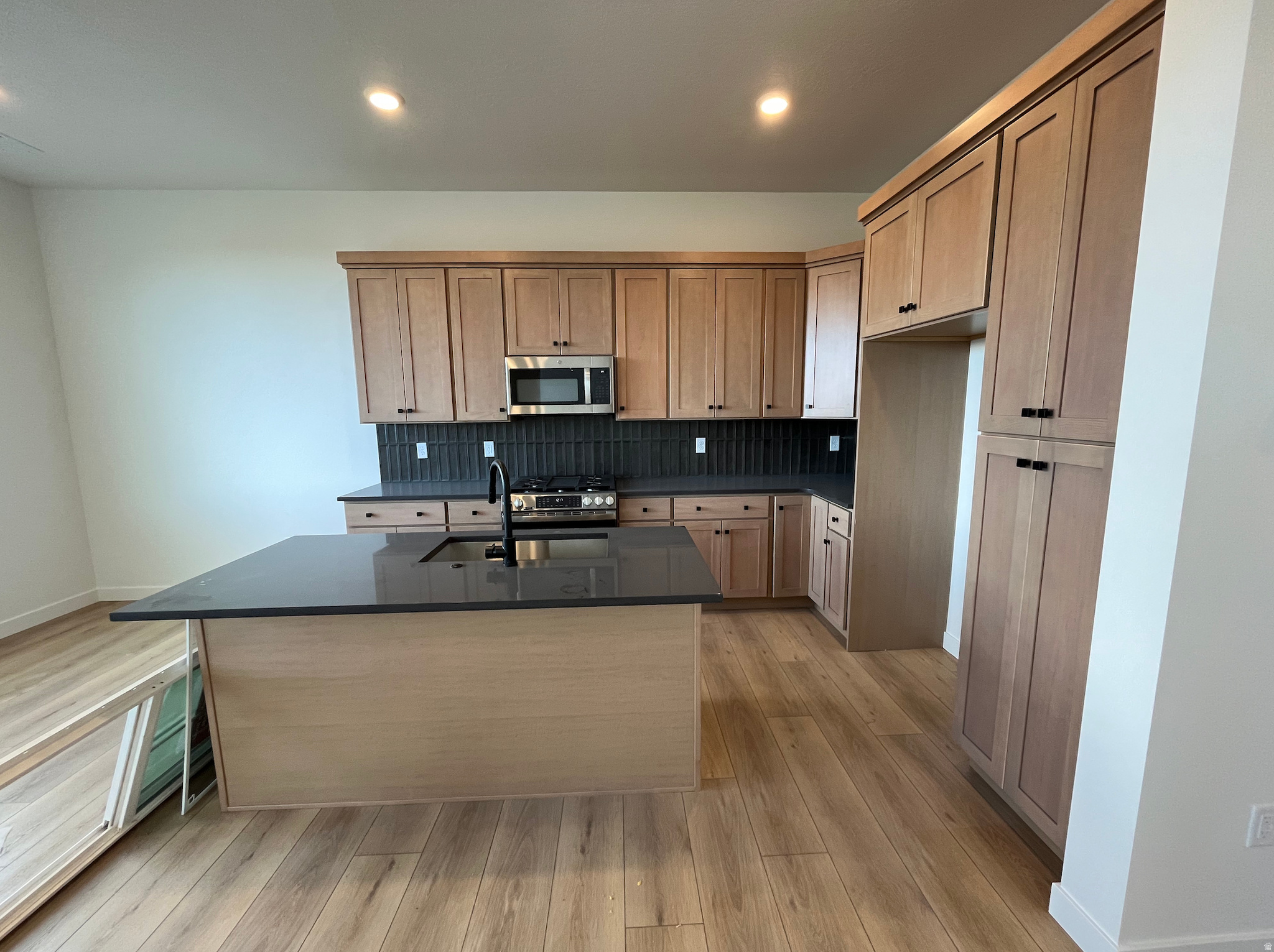 HUNTINGTON RANCH - Residential Income