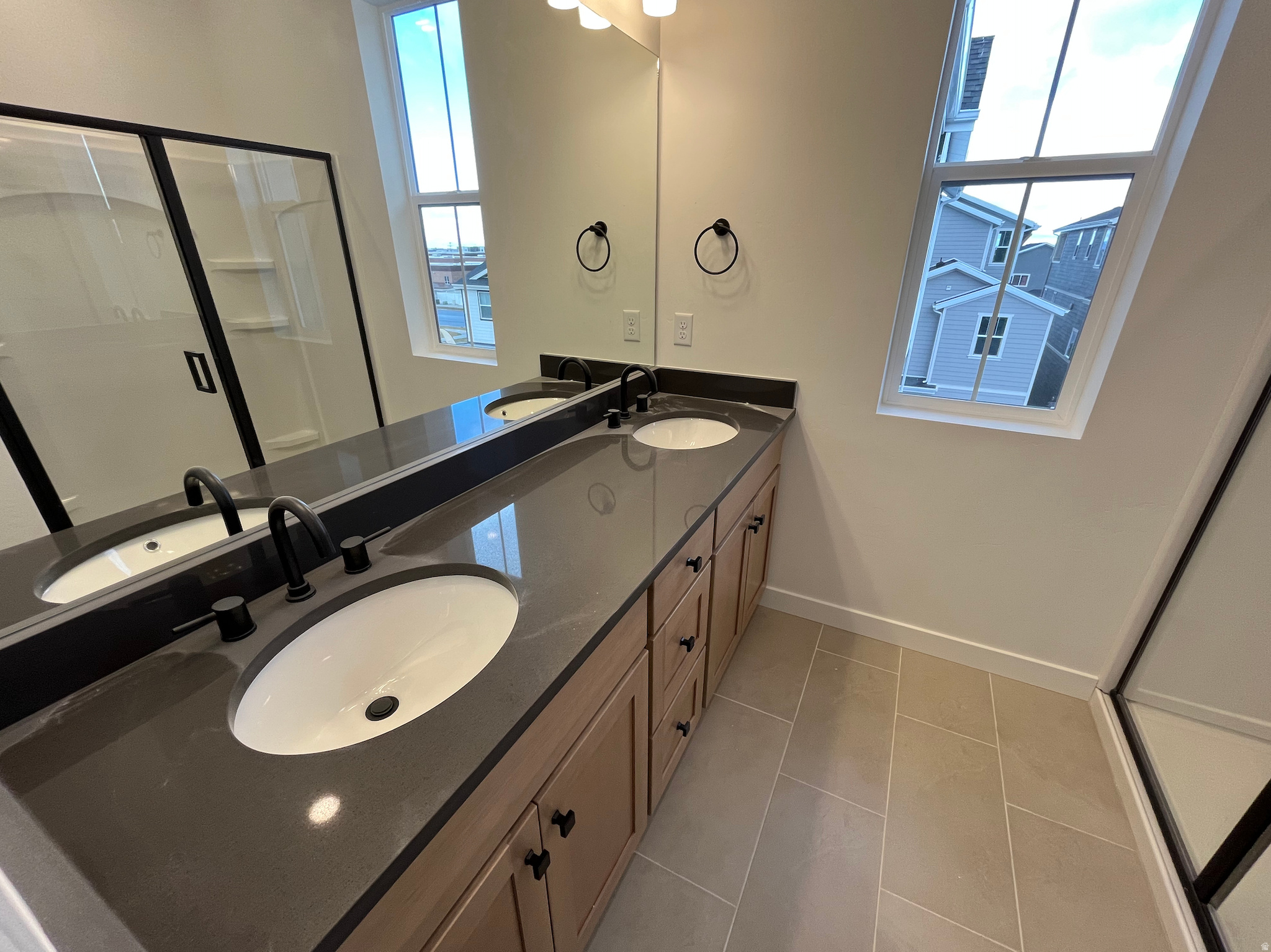 HUNTINGTON RANCH - Residential Income