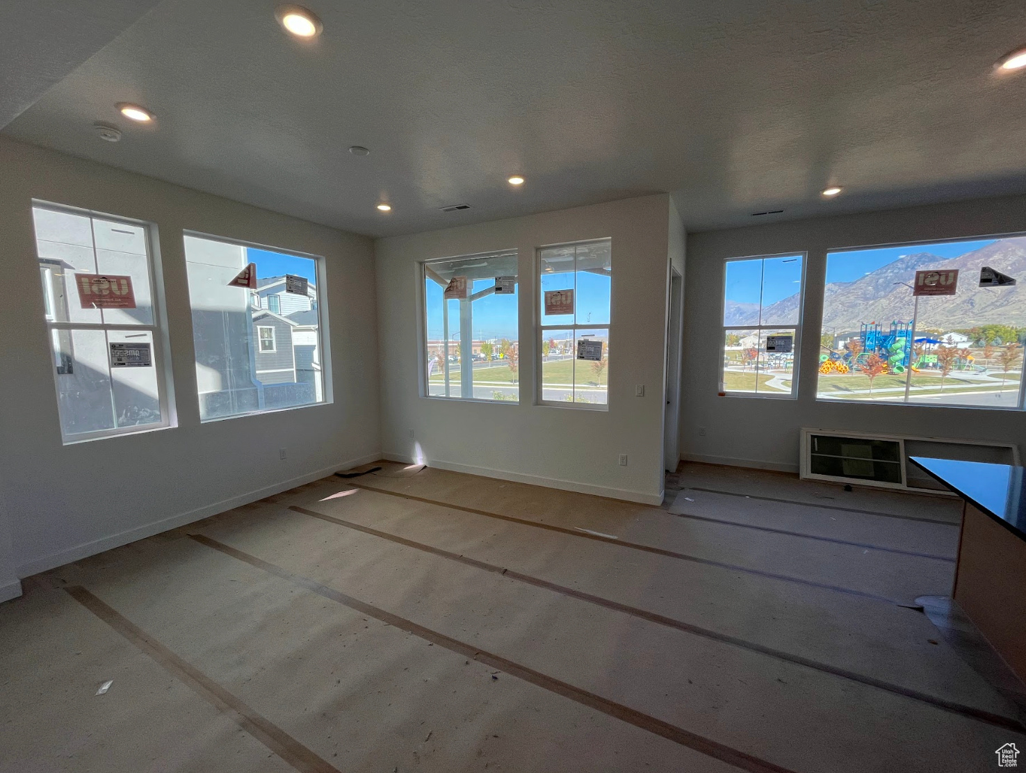 HUNTINGTON RANCH - Residential Income