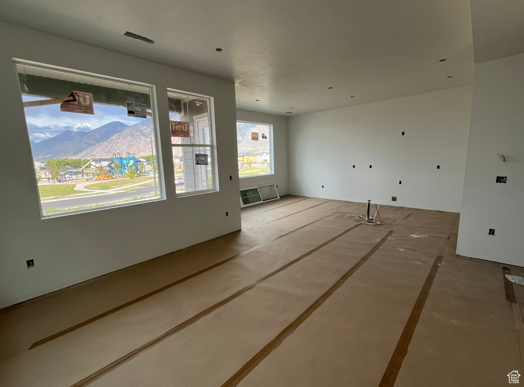 HUNTINGTON RANCH - Residential Income