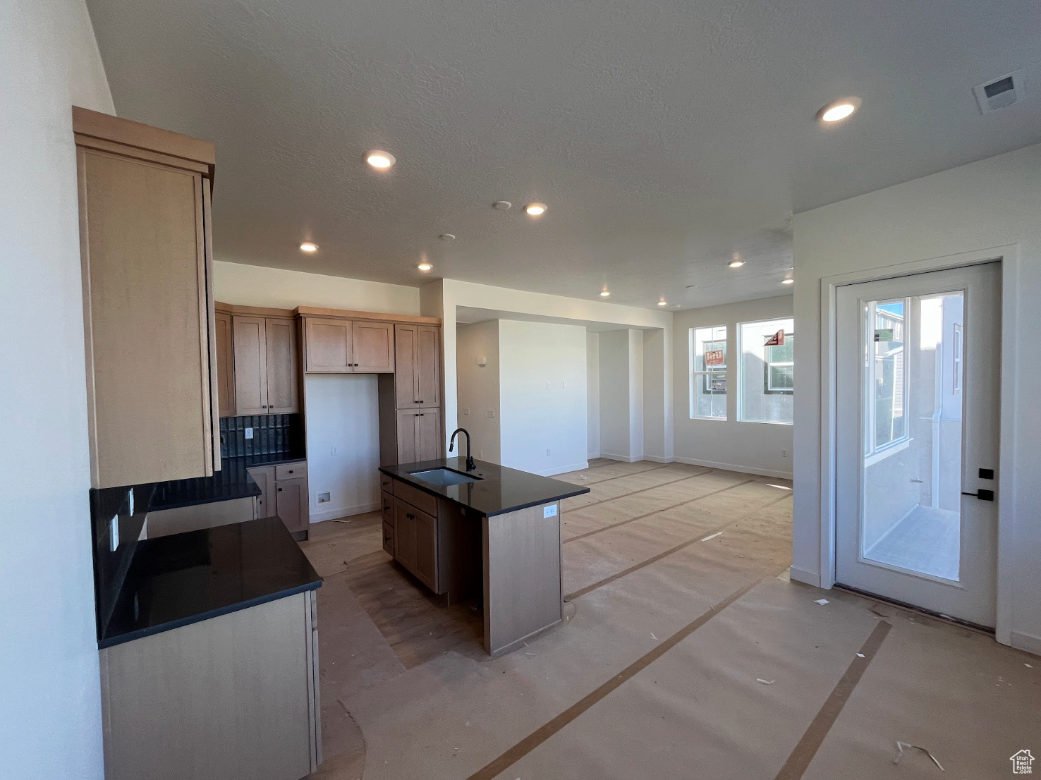 HUNTINGTON RANCH - Residential Income