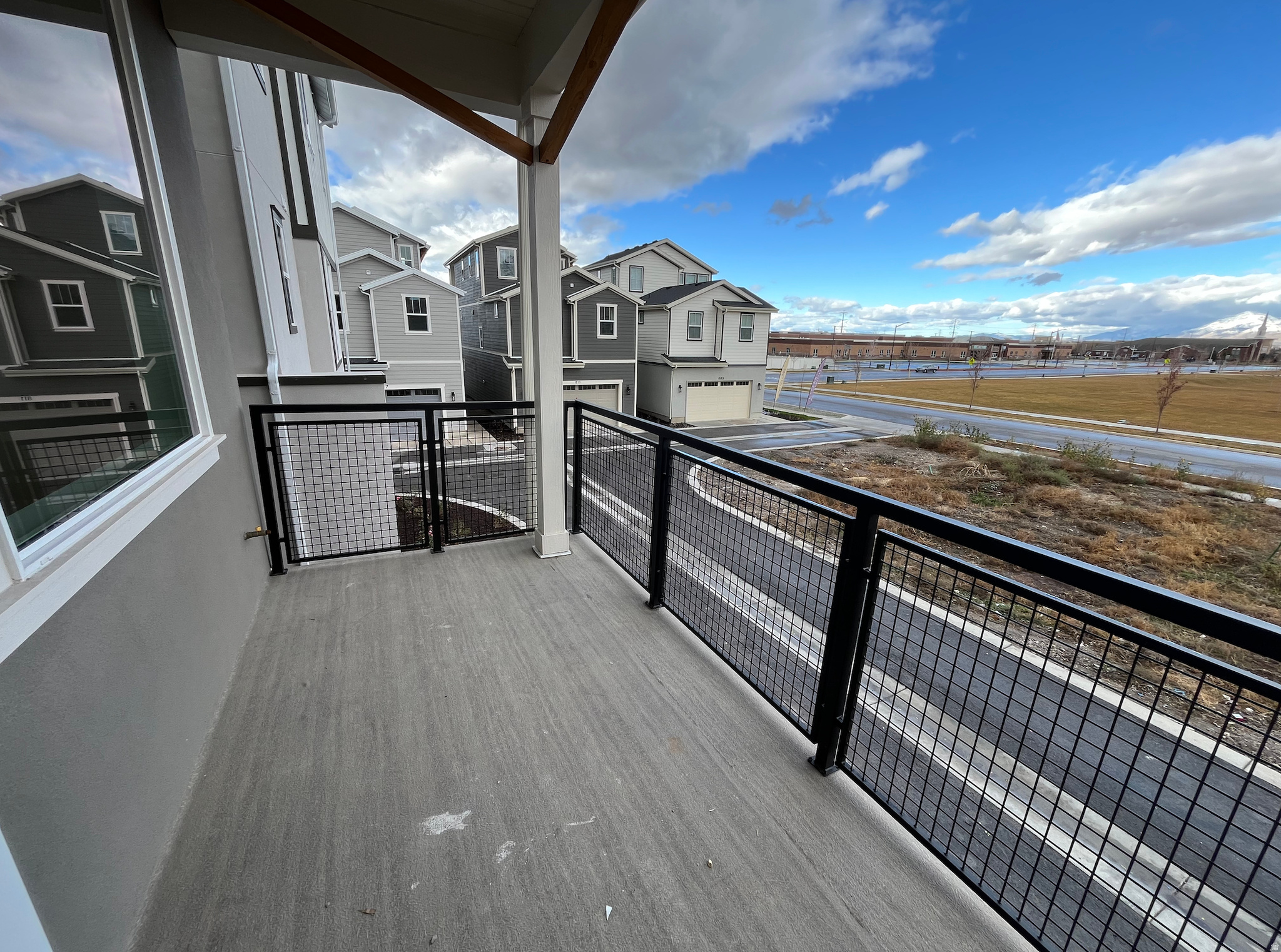 HUNTINGTON RANCH - Residential Income