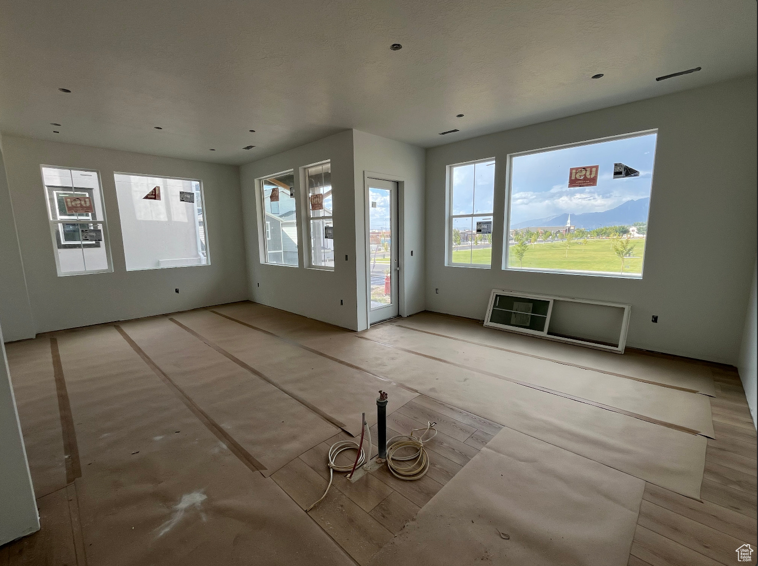 HUNTINGTON RANCH - Residential Income