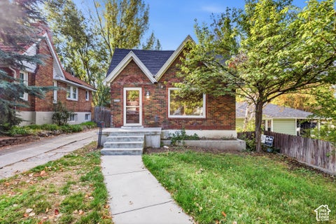 Photo of 1212 E KENSINGTON AVE, Salt Lake City, UT 84105 (MLS # 2192642)