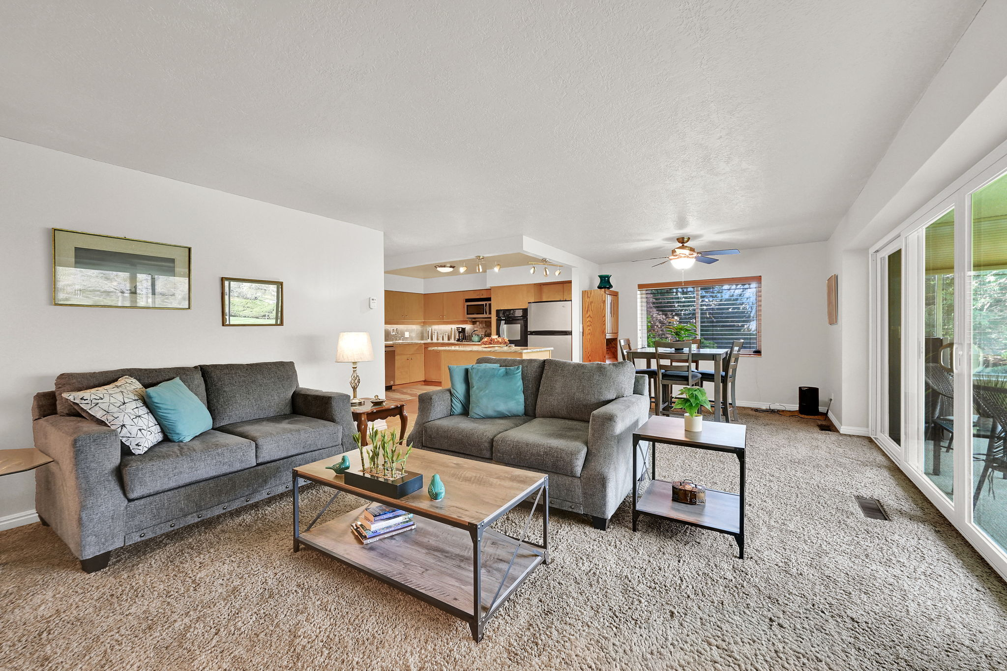 SKYLINE TOWERS - Residential