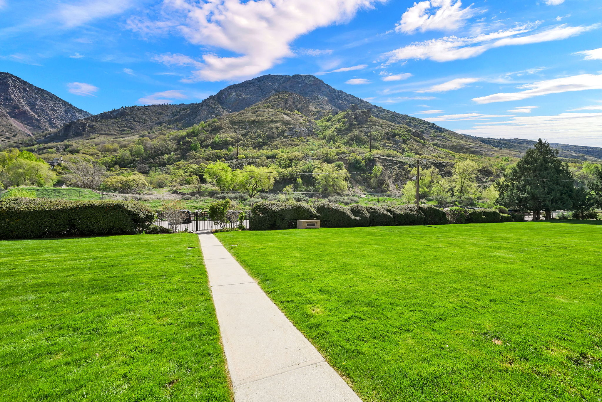 SKYLINE TOWERS - Residential