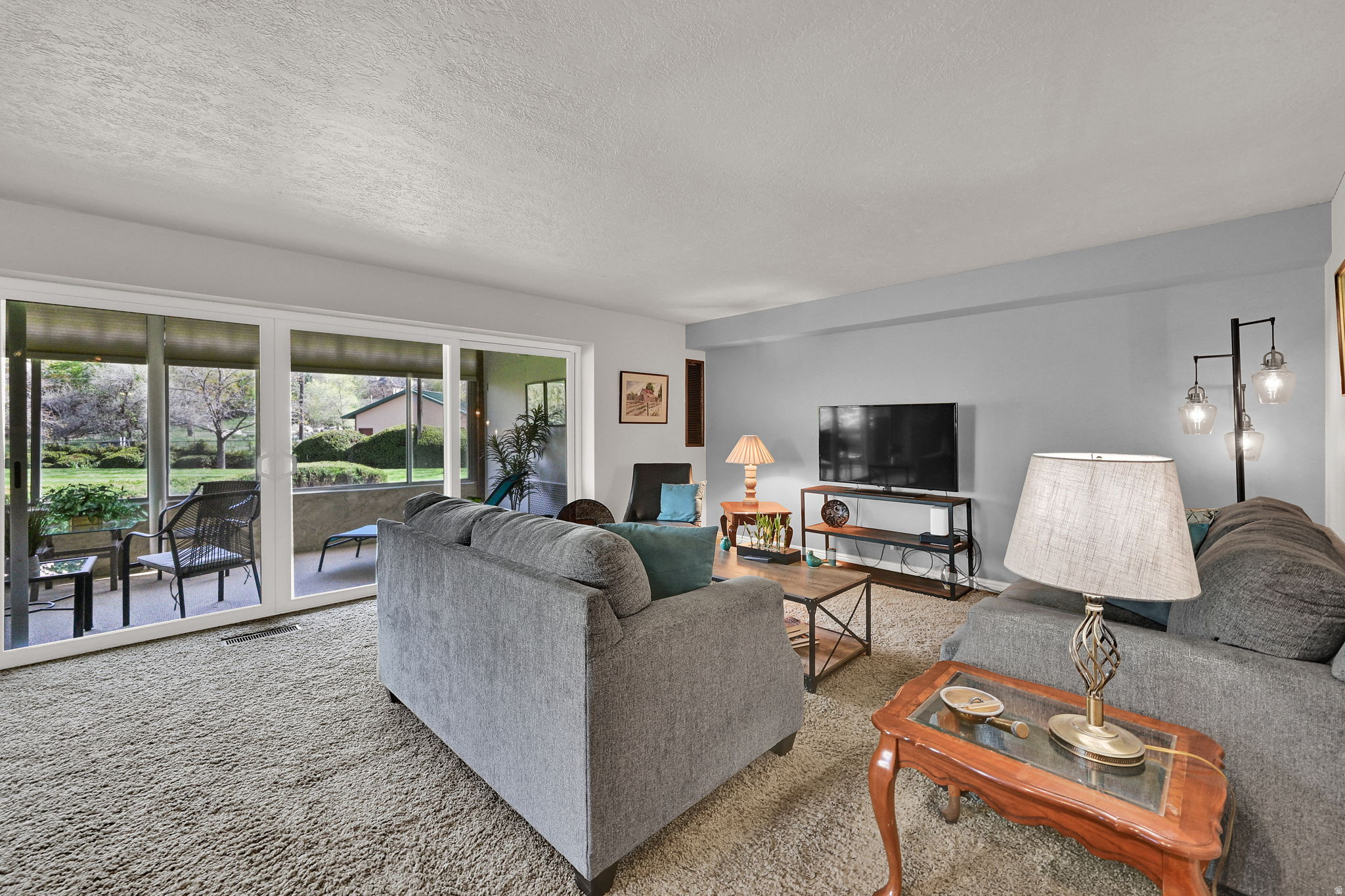 SKYLINE TOWERS - Residential