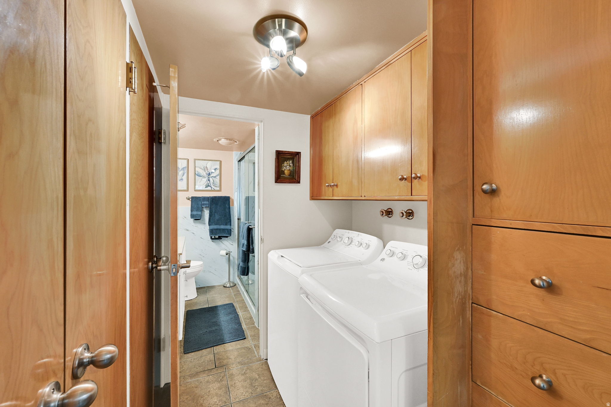 SKYLINE TOWERS - Residential