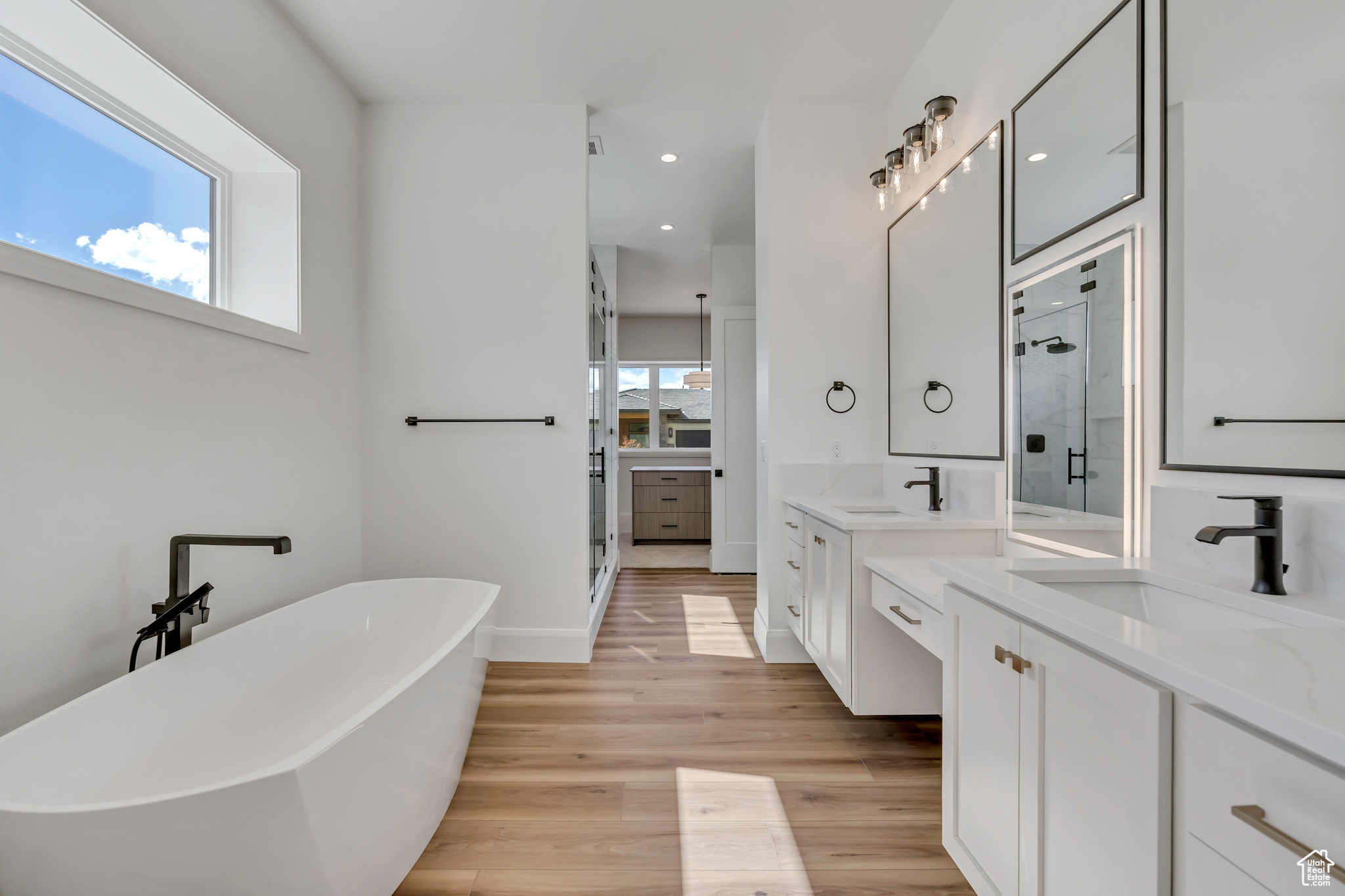 ABBEY ROAD COMMUNITY - Residential