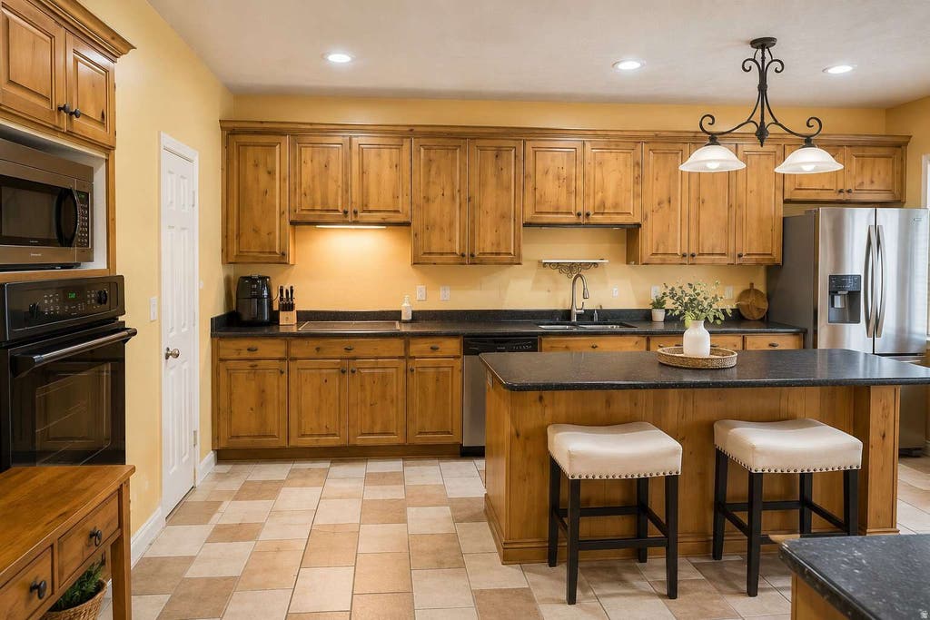 Photo of 3004 SOMERSET WAY, Spanish Fork, UT 84660 (MLS # 2178056)