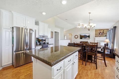 Tiny photo for 134 N WAGON WHEEL CIR, Farmington, UT 84025 (MLS # 2148083)