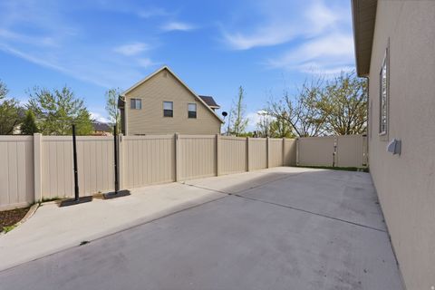 Tiny photo for 134 N WAGON WHEEL CIR, Farmington, UT 84025 (MLS # 2148083)