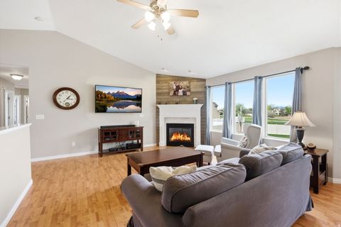Tiny photo for 134 N WAGON WHEEL CIR, Farmington, UT 84025 (MLS # 2148083)