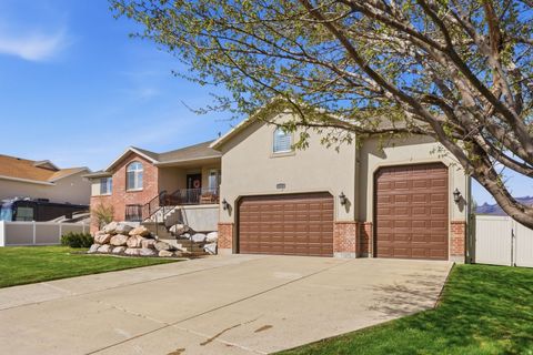 Tiny photo for 134 N WAGON WHEEL CIR, Farmington, UT 84025 (MLS # 2148083)