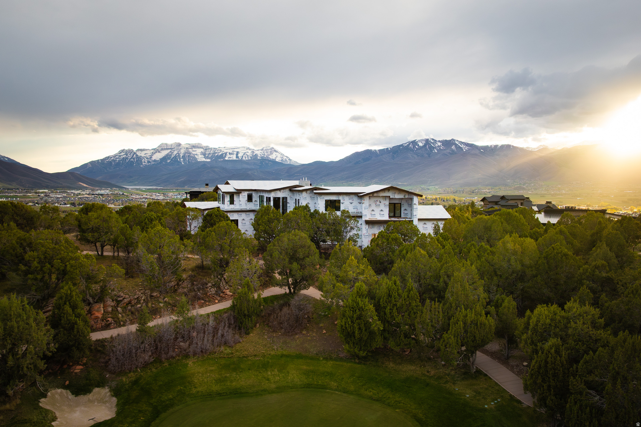 RED LEDGES - Residential