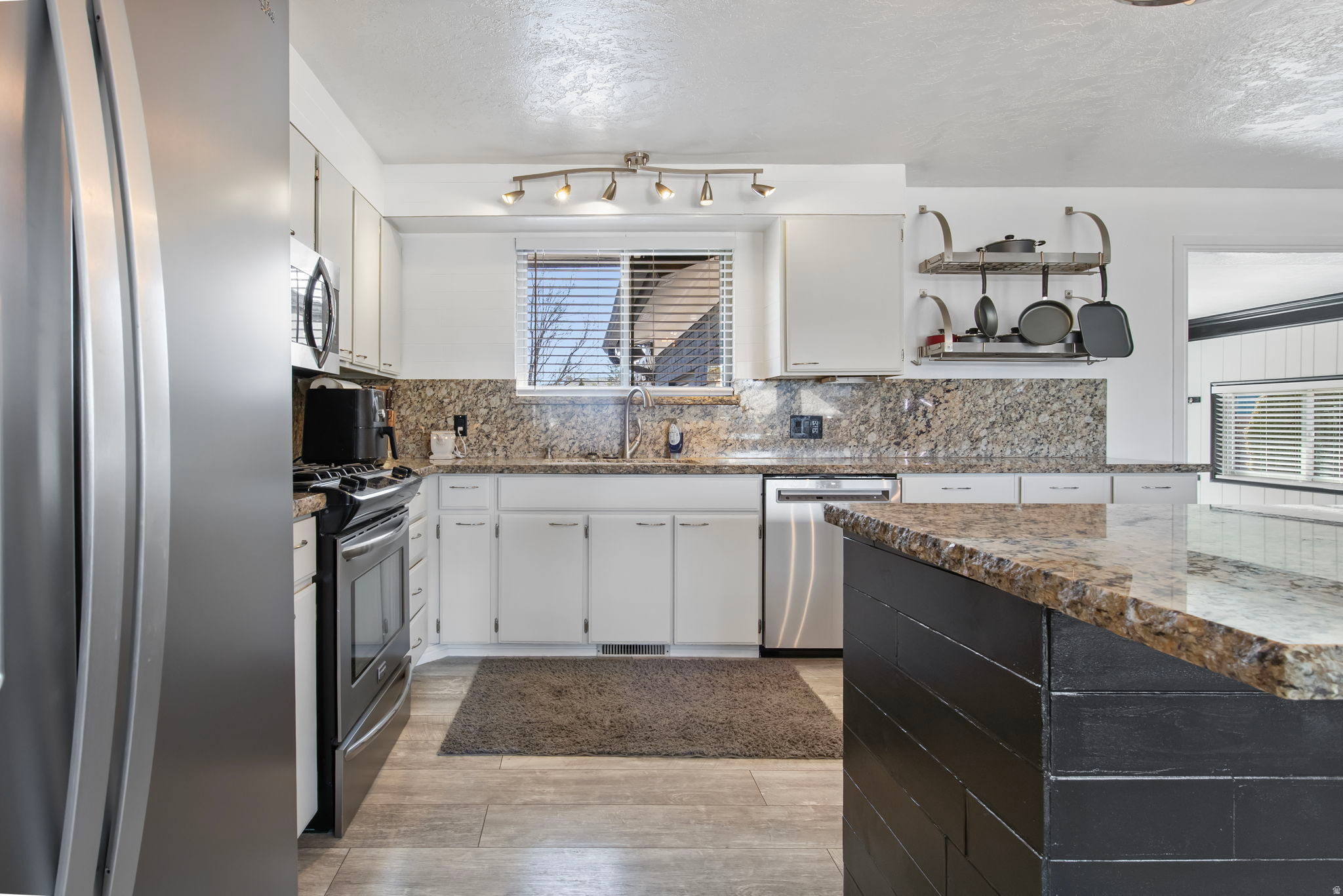 BLAKE HEIGHTS - Residential