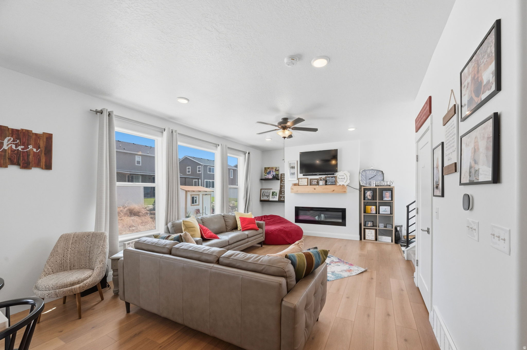 LEXINGTON GREENS AT OVERLAKE - Residential