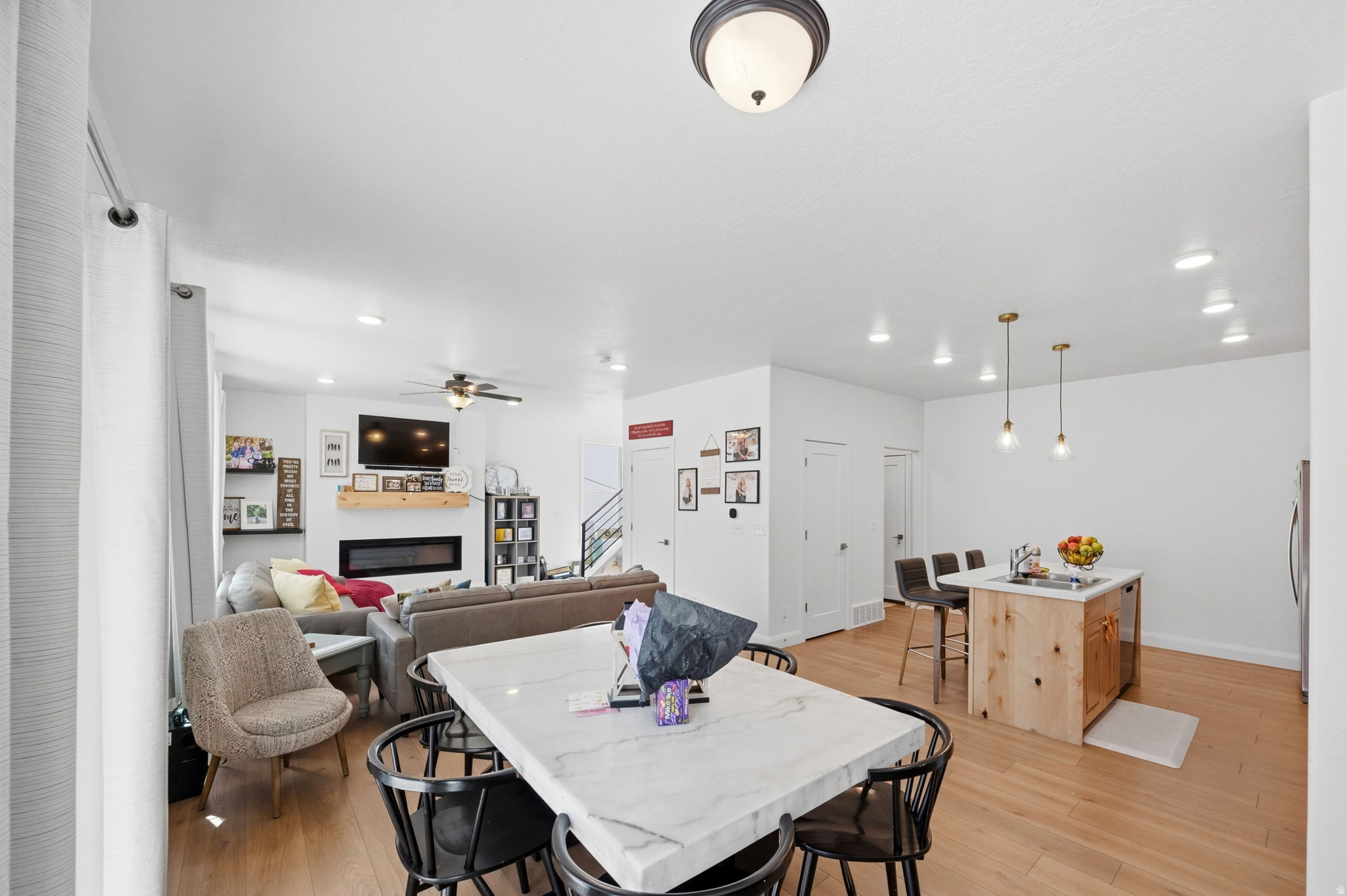 LEXINGTON GREENS AT OVERLAKE - Residential
