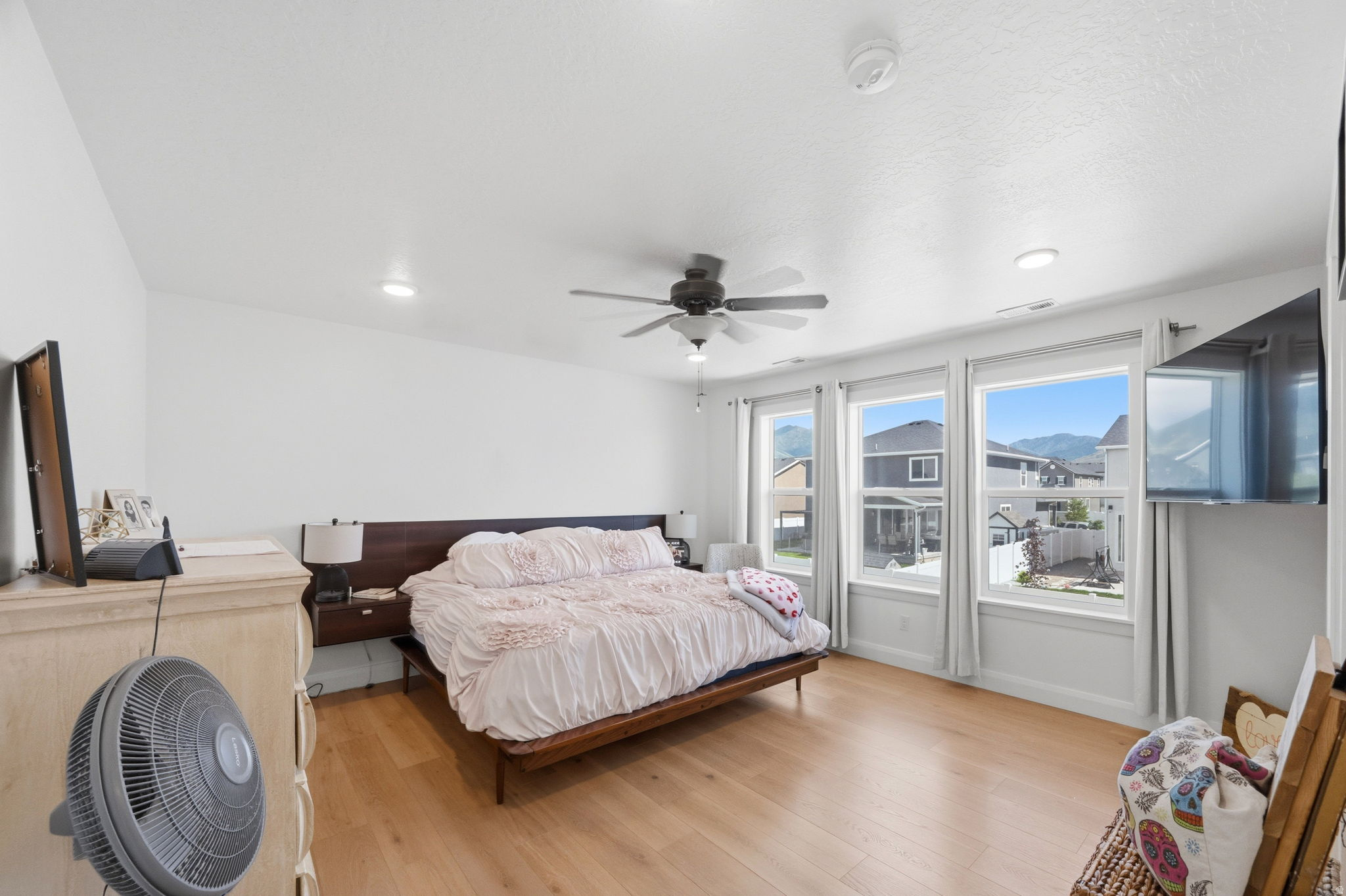 LEXINGTON GREENS AT OVERLAKE - Residential