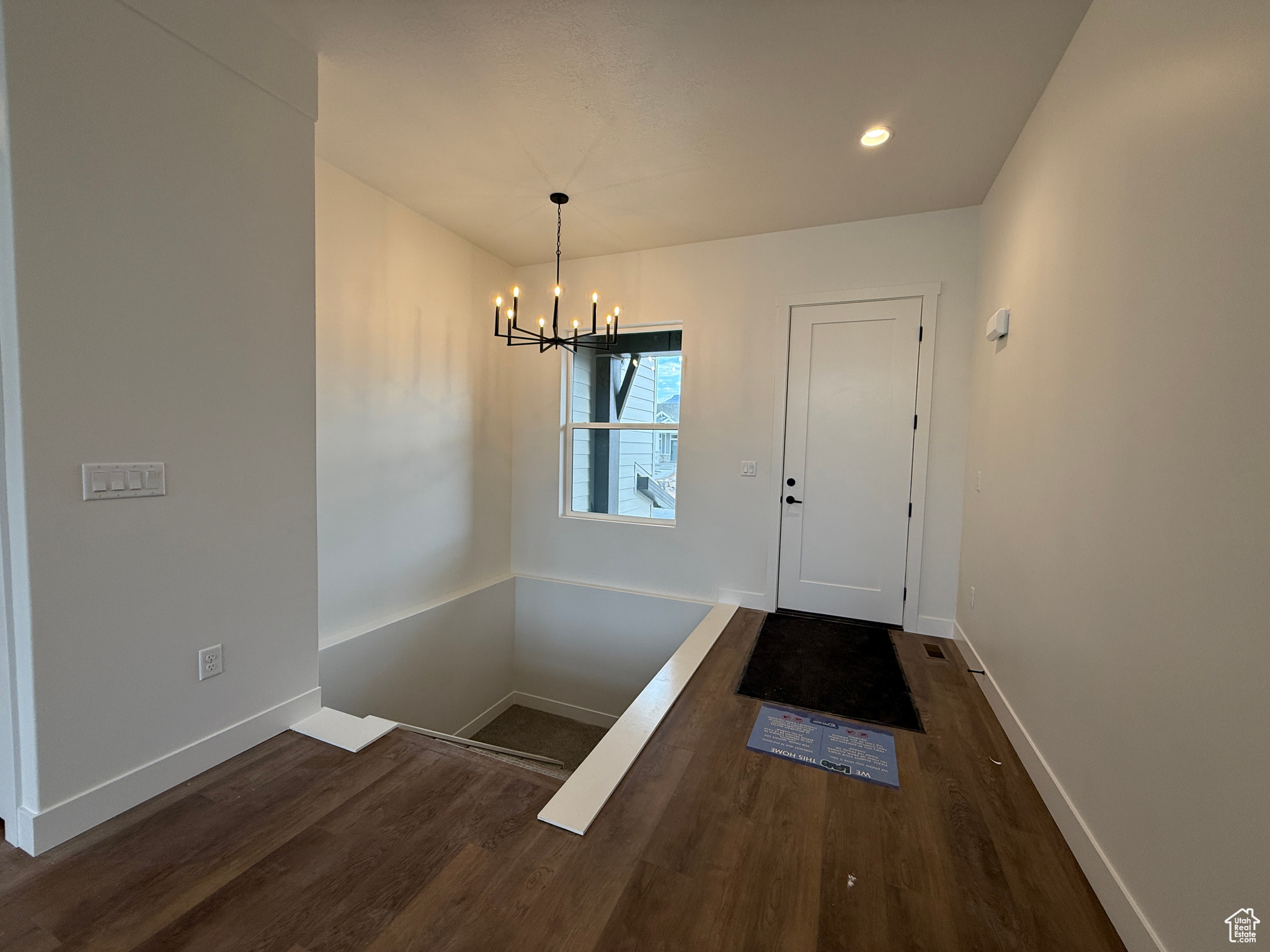 2761 N 3225 W 203