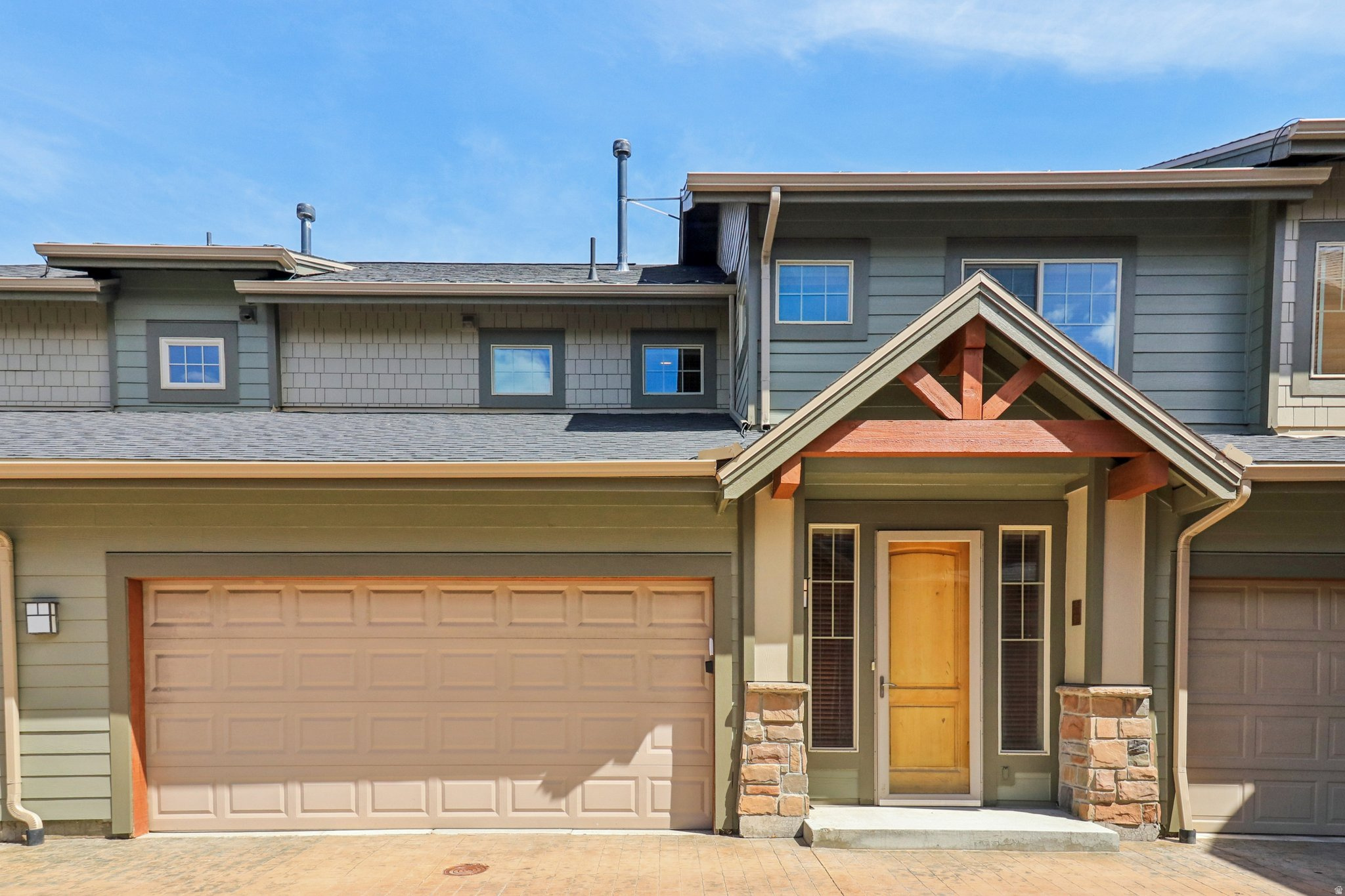 FOX POINTE@REDSTONE - Residential