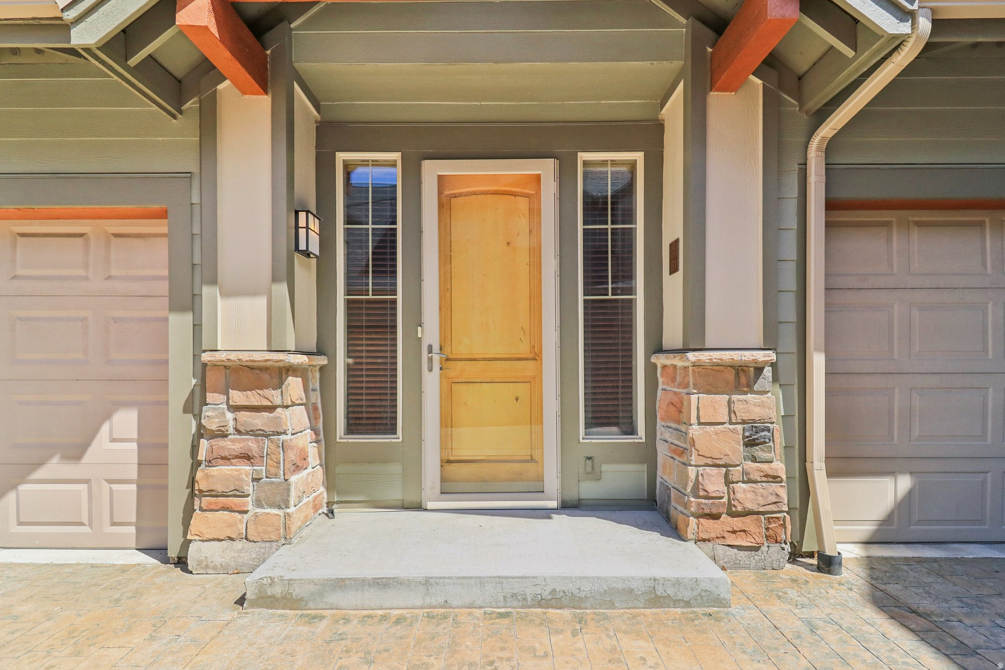 FOX POINTE@REDSTONE - Residential