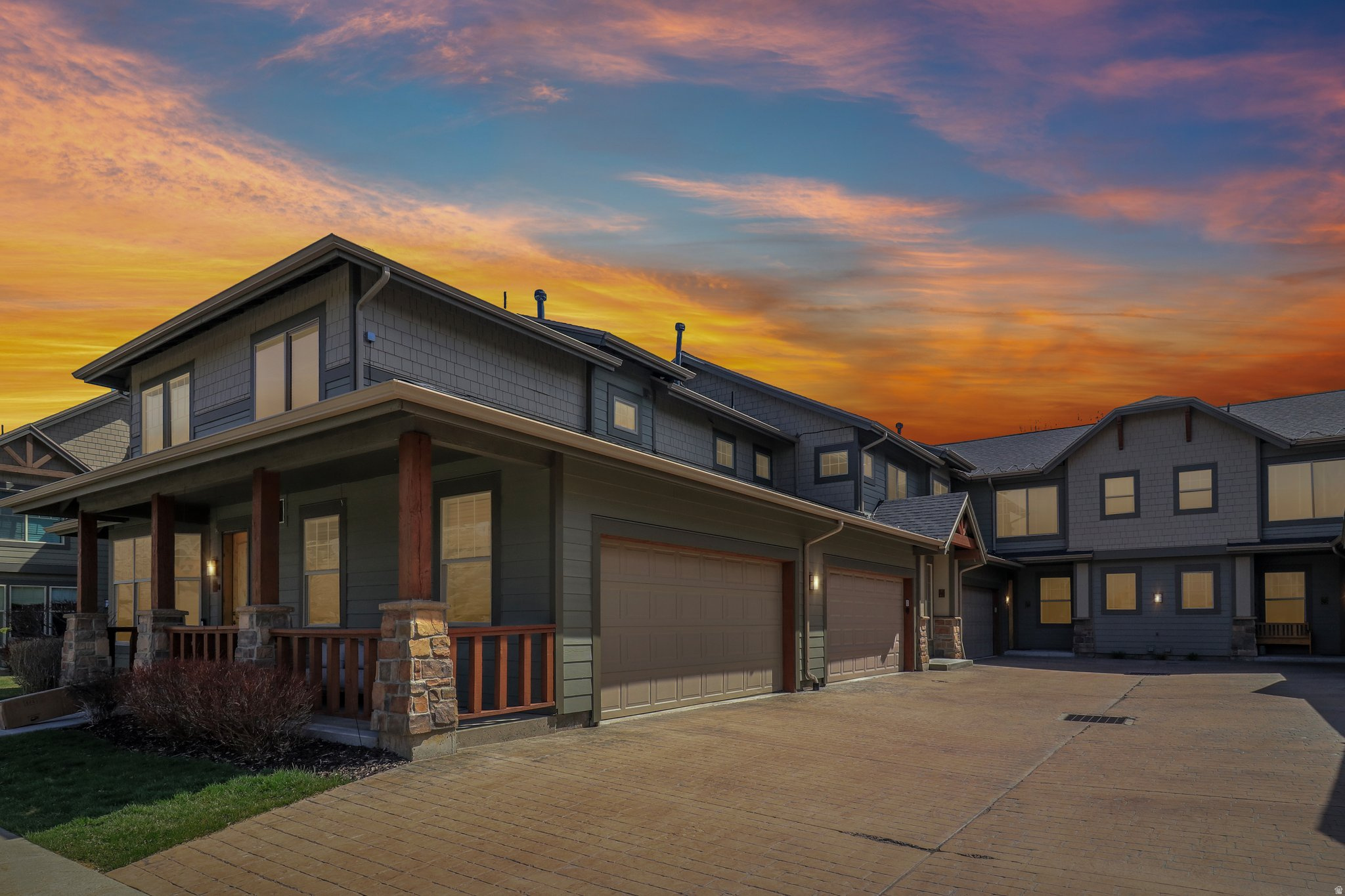 FOX POINTE@REDSTONE - Residential