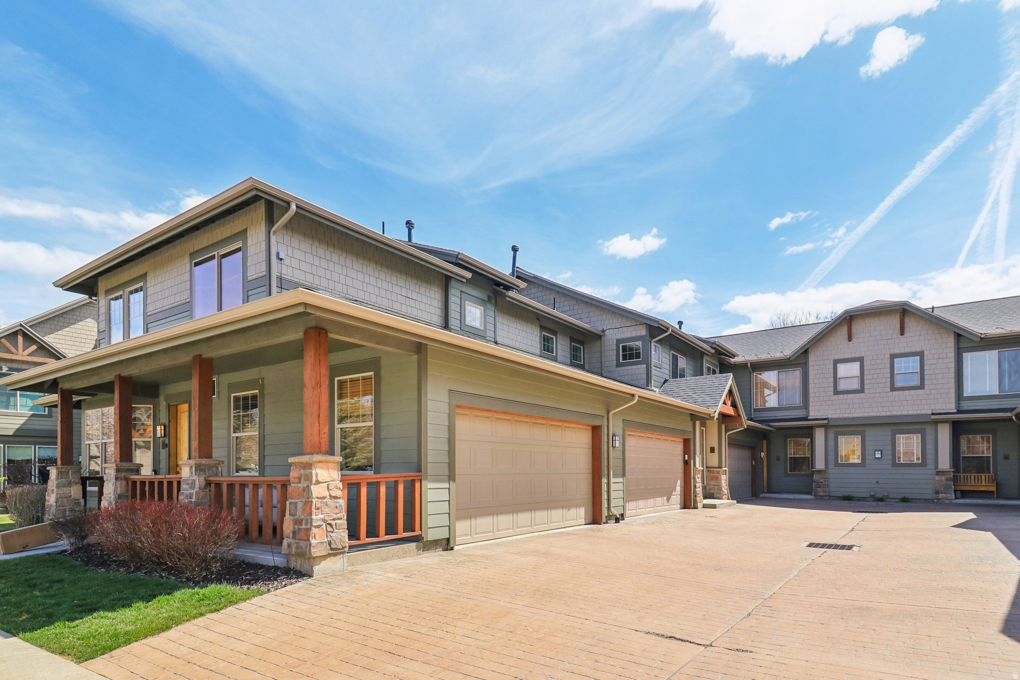 FOX POINTE@REDSTONE - Residential