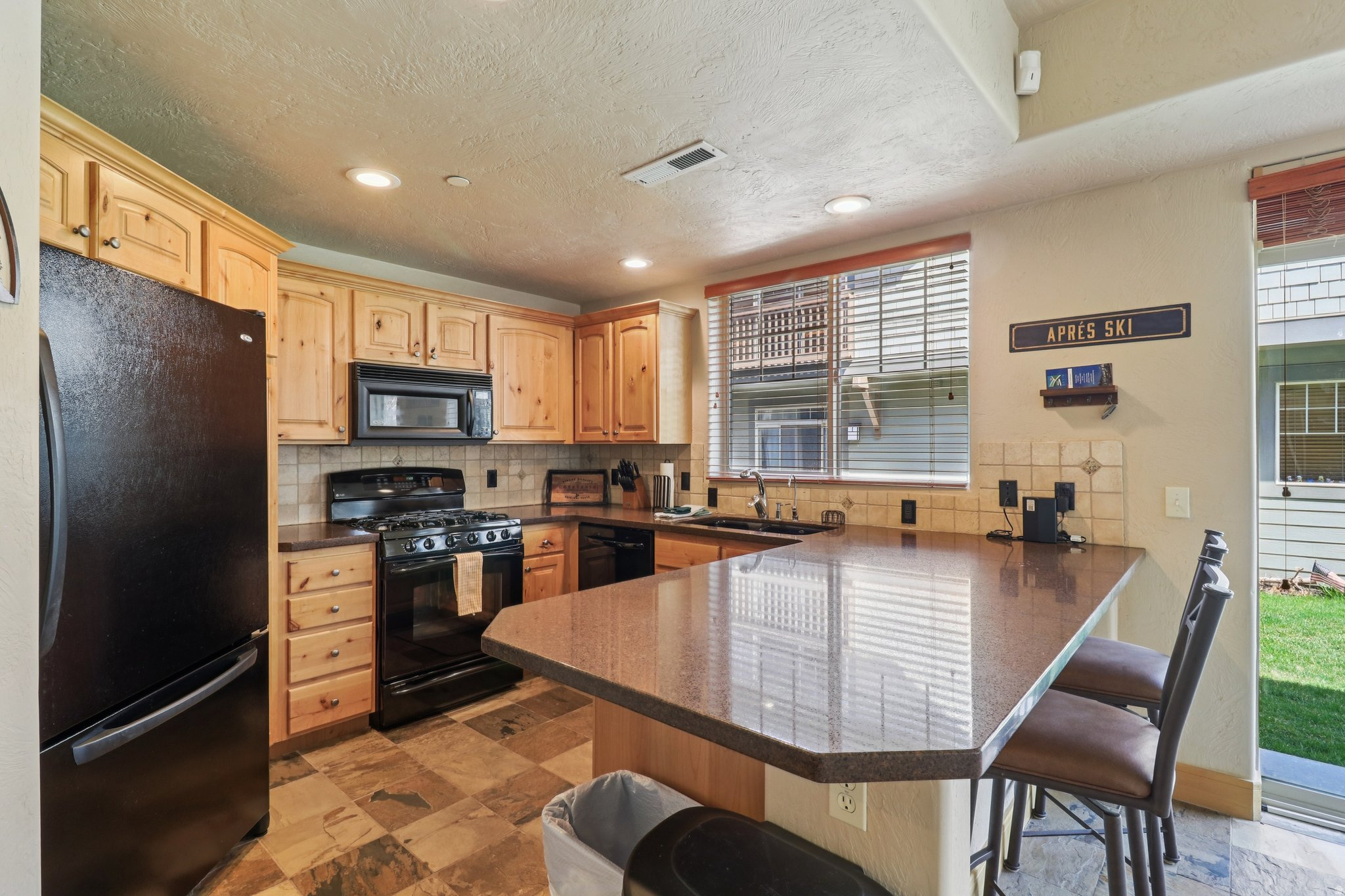 FOX POINTE@REDSTONE - Residential