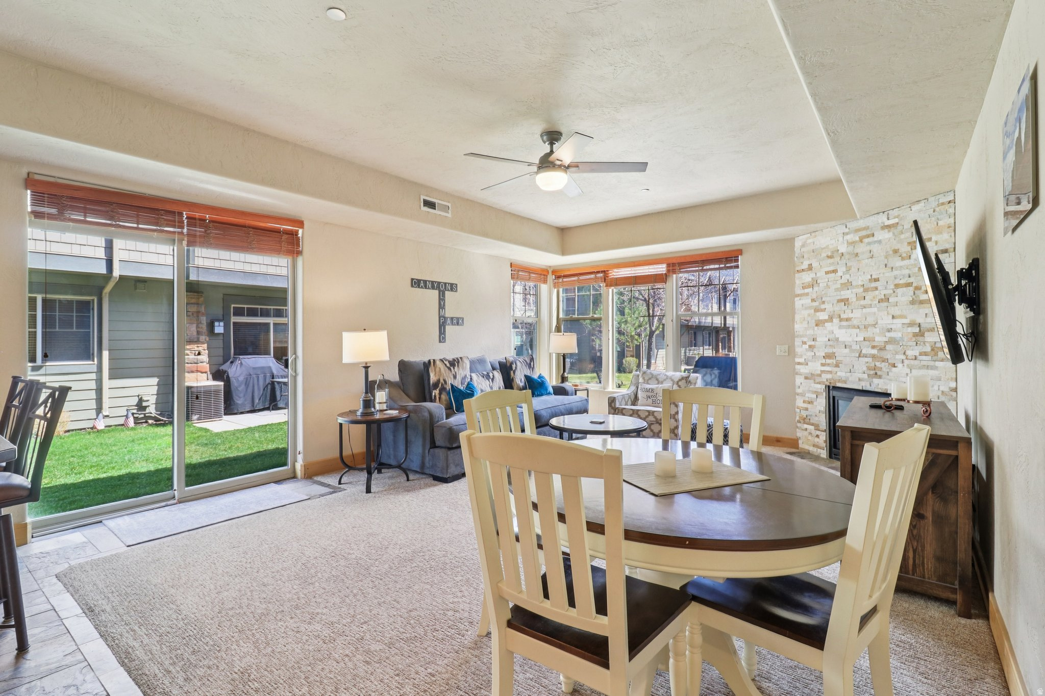 FOX POINTE@REDSTONE - Residential