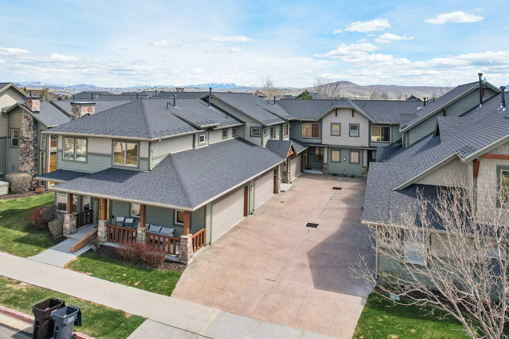 FOX POINTE@REDSTONE - Residential