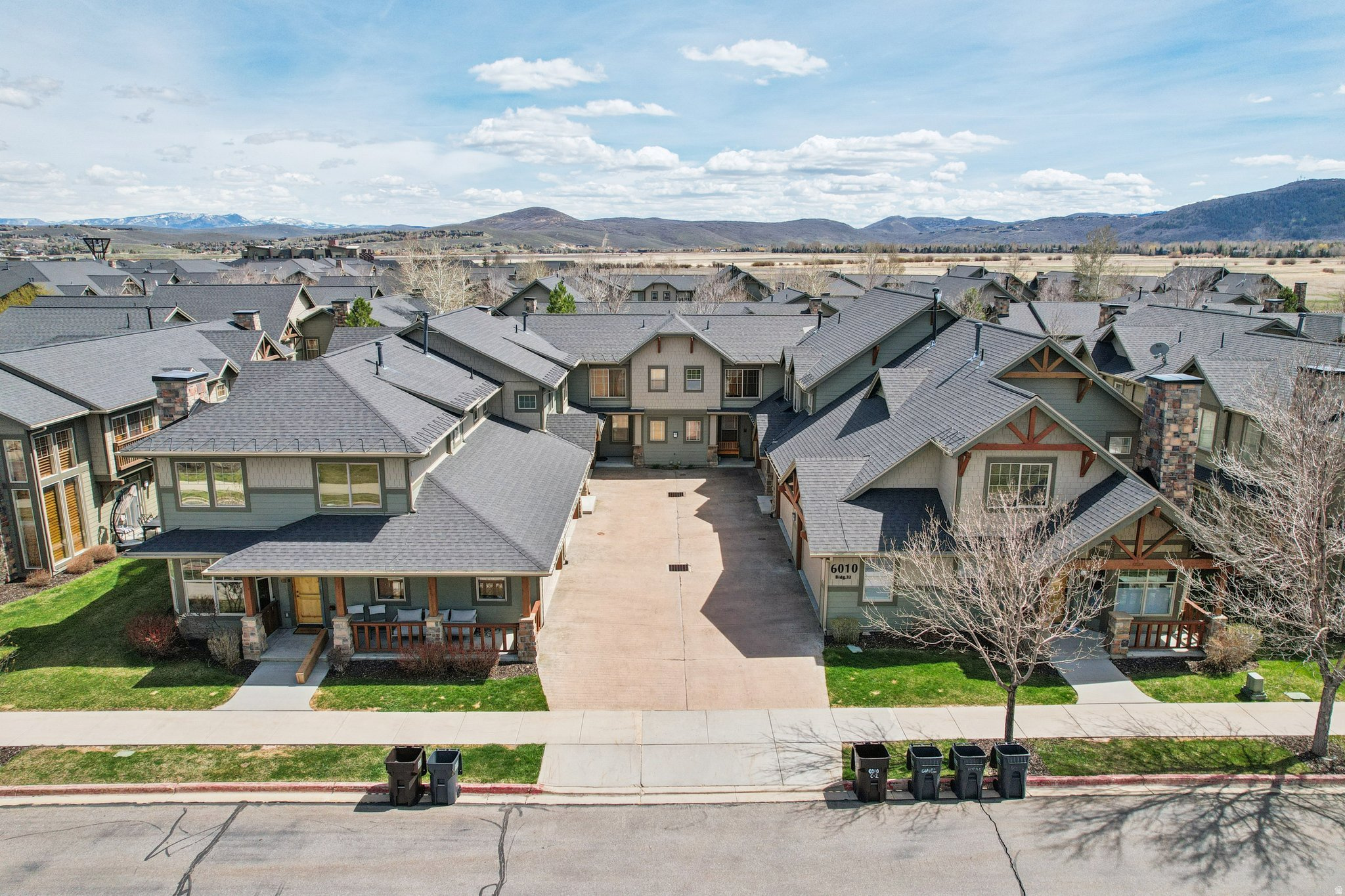 FOX POINTE@REDSTONE - Residential