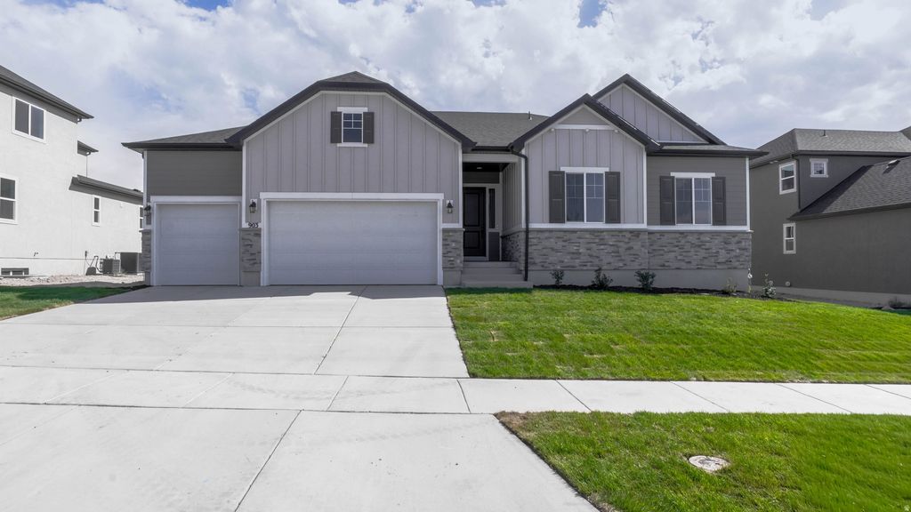 Photo of 903 W BLACK TAIL ST #222, Saratoga Springs, UT 84045 (MLS # 2149661)