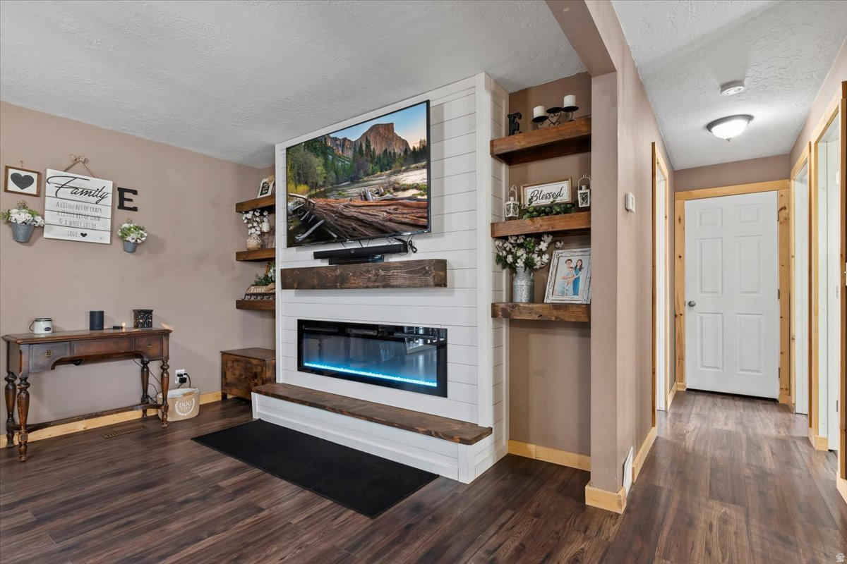 CENTENNIAL VILLAGE #8 - Residential