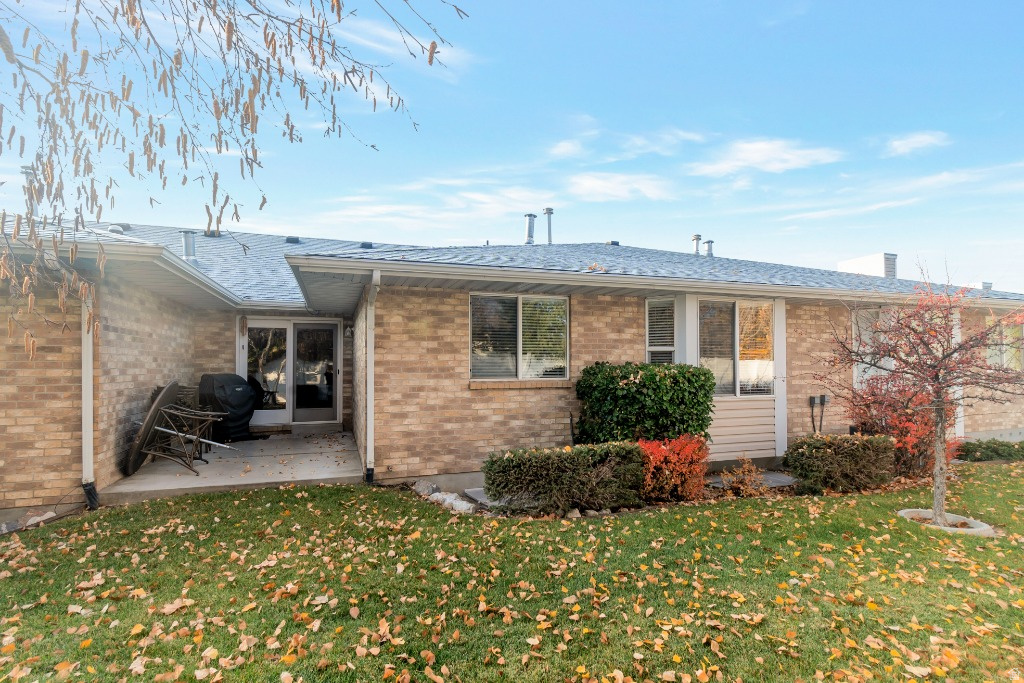 HIDDEN HOLLOW ESTATES - Residential