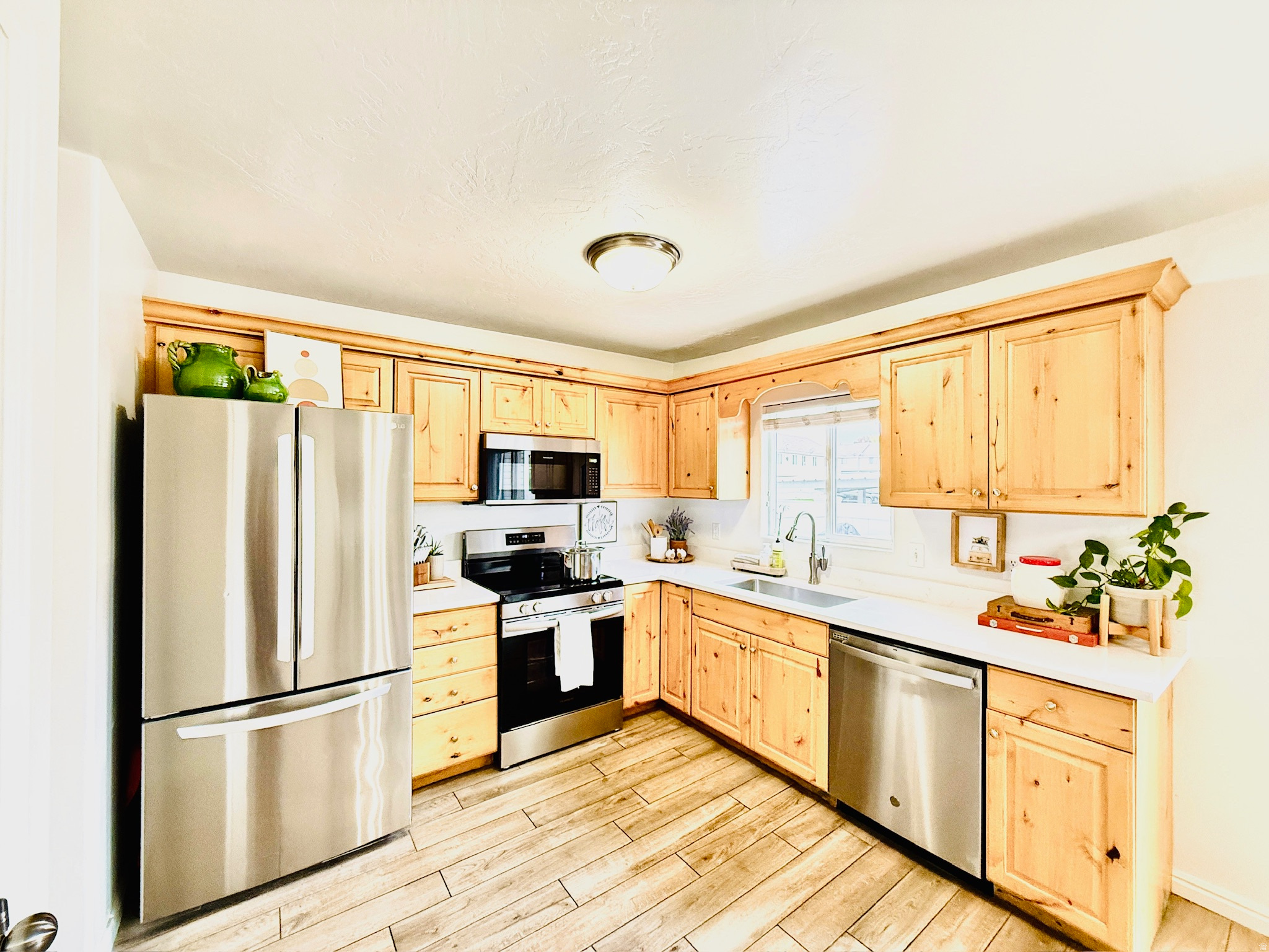 LEXINGTON HILLS TOWNHOMES - Residential