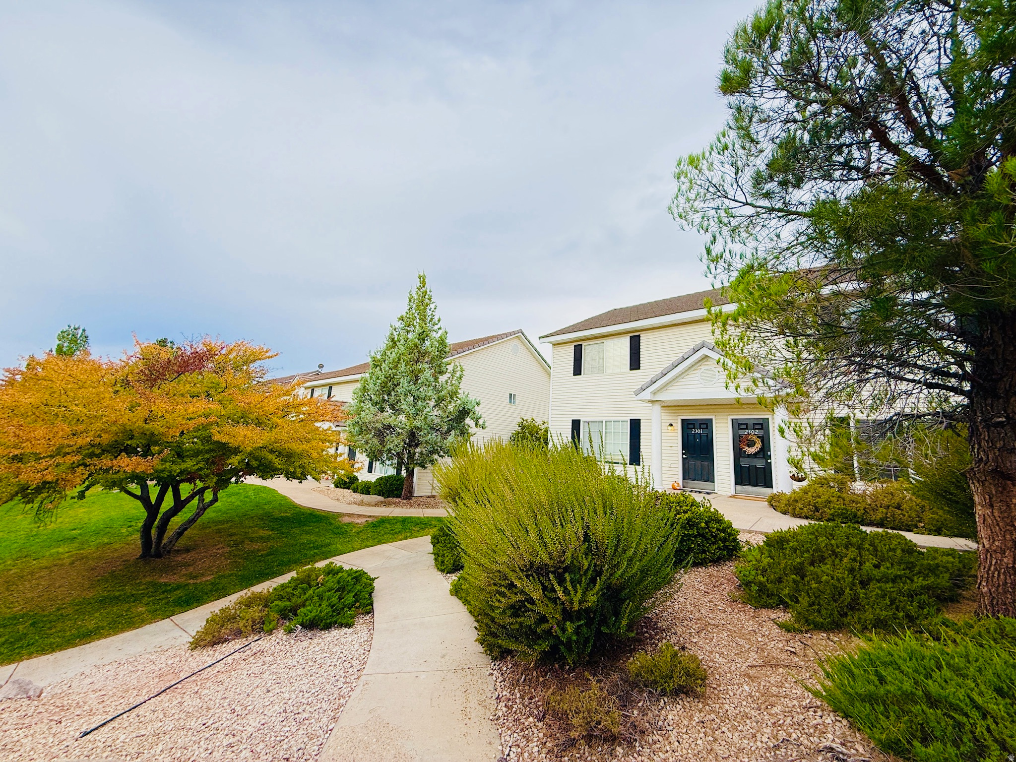 LEXINGTON HILLS TOWNHOMES - Residential
