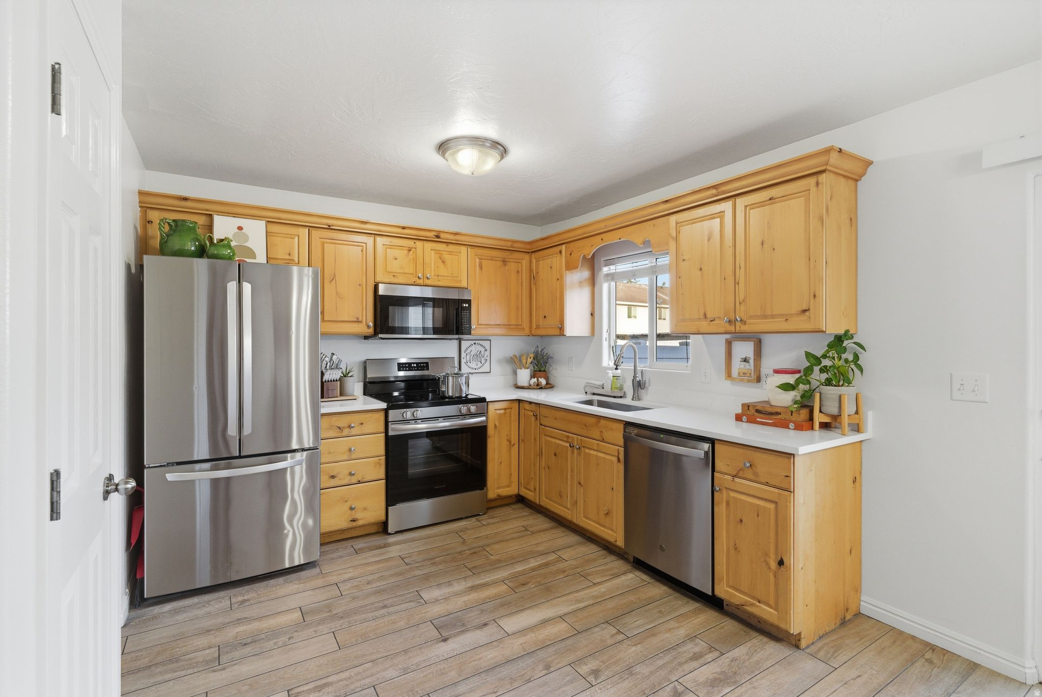 LEXINGTON HILLS TOWNHOMES - Residential