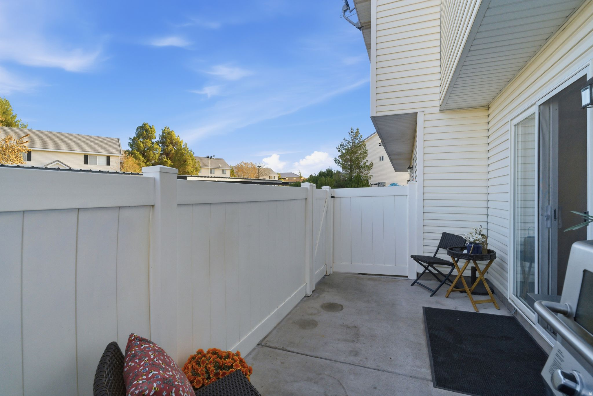 LEXINGTON HILLS TOWNHOMES - Residential